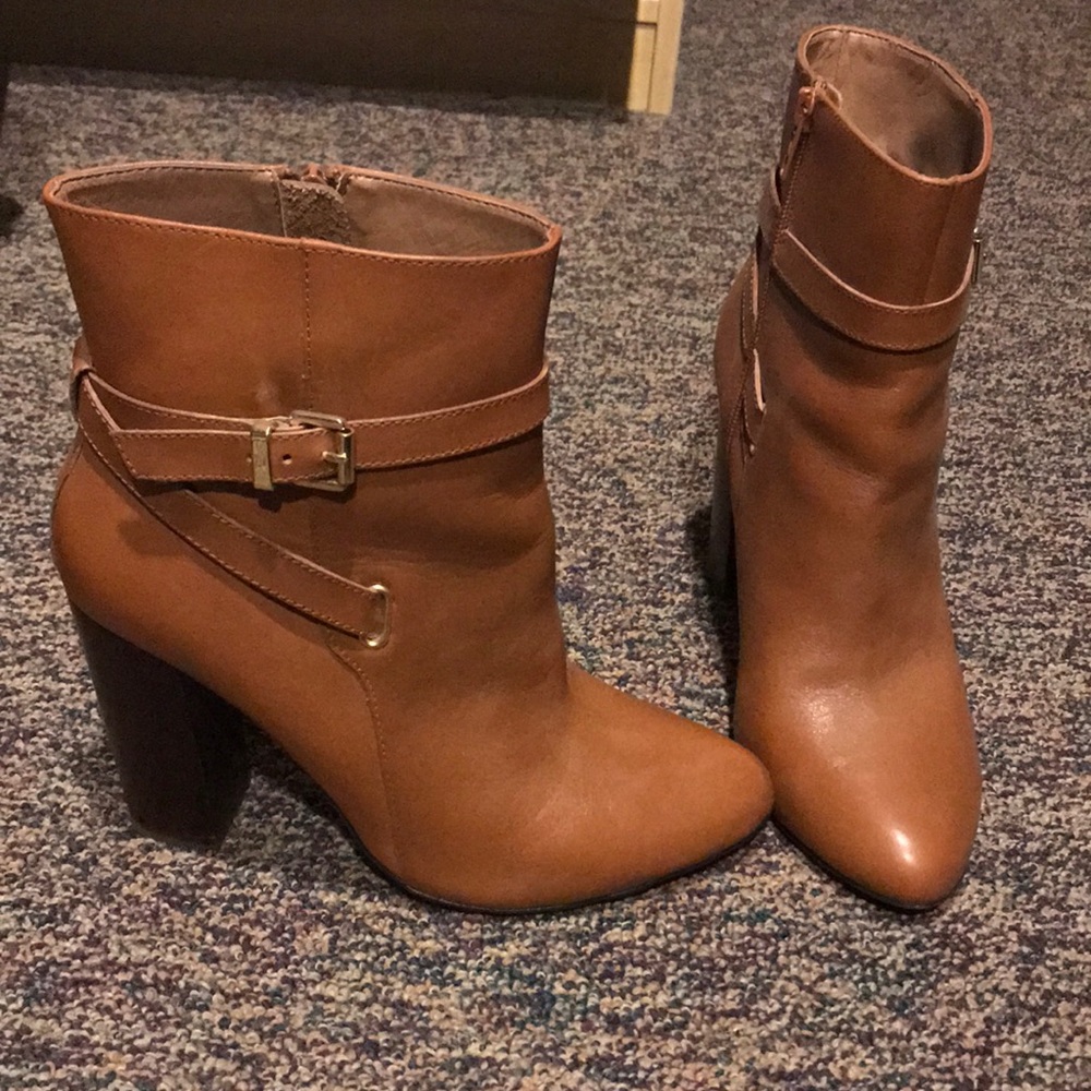 Dark Tan/ light brown leather heeled booties